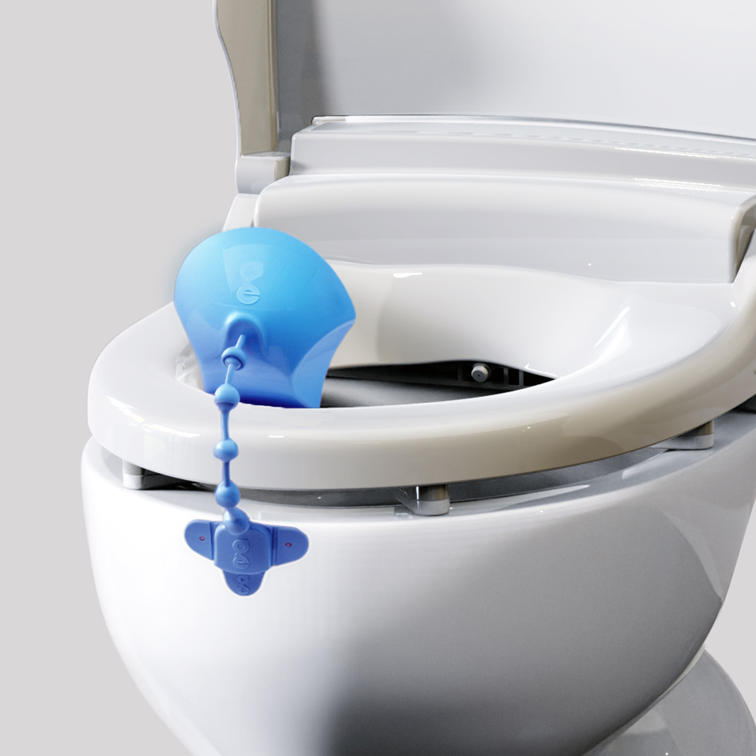Pee-Guard_on-bidet_closeup